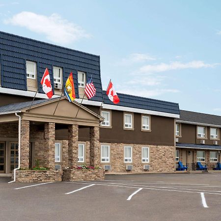 Days Inn By Wyndham Fredericton Eksteriør billede